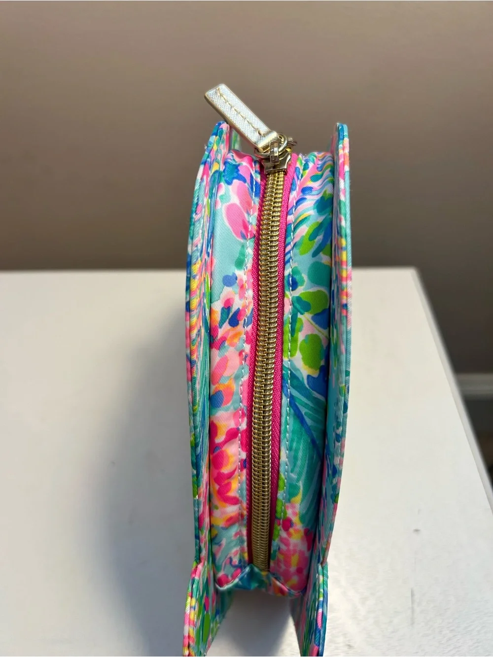 Lilly Pulitzer Shell Cosmetic Pouch with slots for brushes - Multicolor coastal